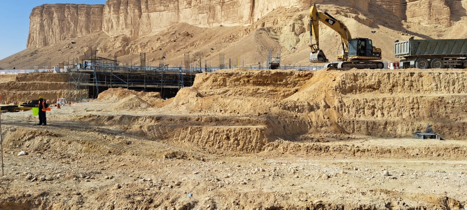 Bulk earthworks and rock excavation